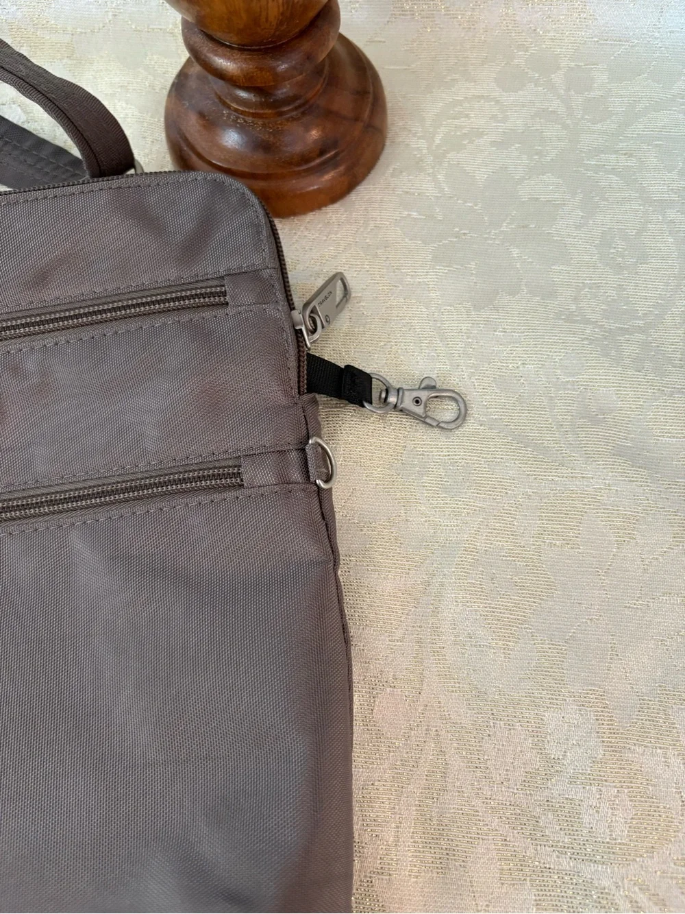 Travelon Unisex Crossbody Bag - Gray
